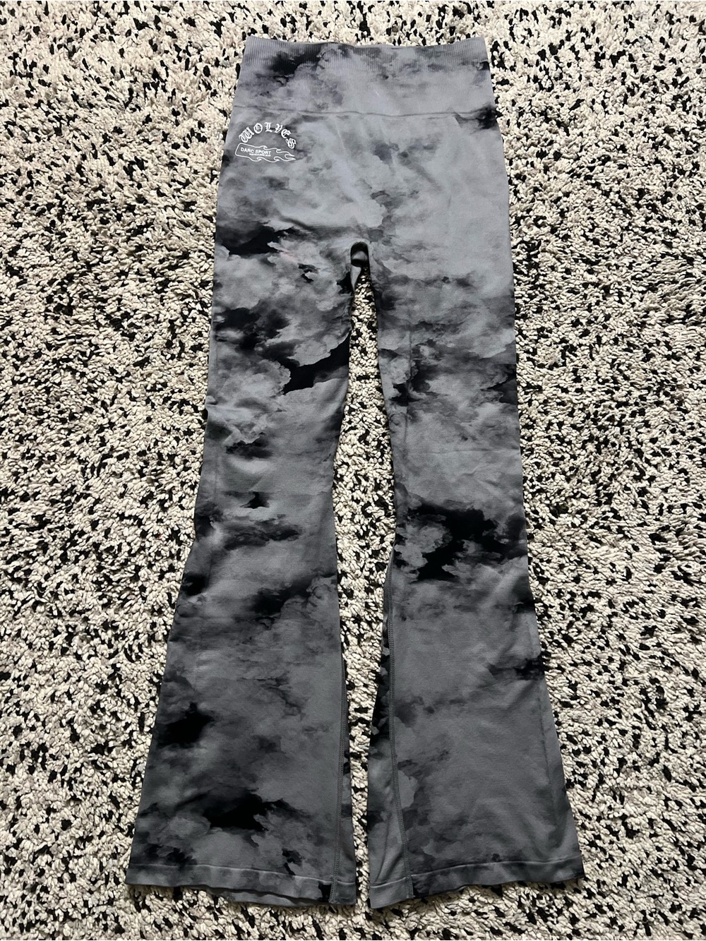 Darc Sport Wolves SHE Seamless Flare Leggings Gracie Grey Black Scrunch Medium